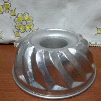 Алуминиева форма за кекс , снимка 3 - Антикварни и старинни предмети - 43355548