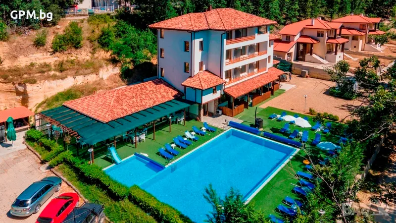 Обзаведен апартамент за 4 в Еко Парк Шкорпиловци с басейн, снимка 1