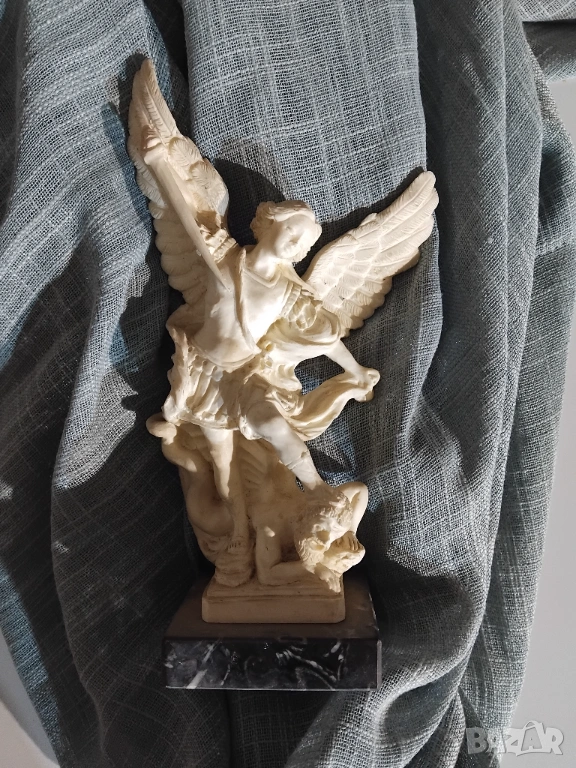 Статуетка на Архангел Михаил , снимка 1