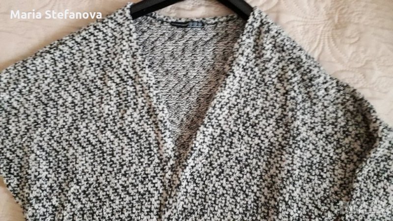 Мека жилетка в черно и бяло , снимка 1