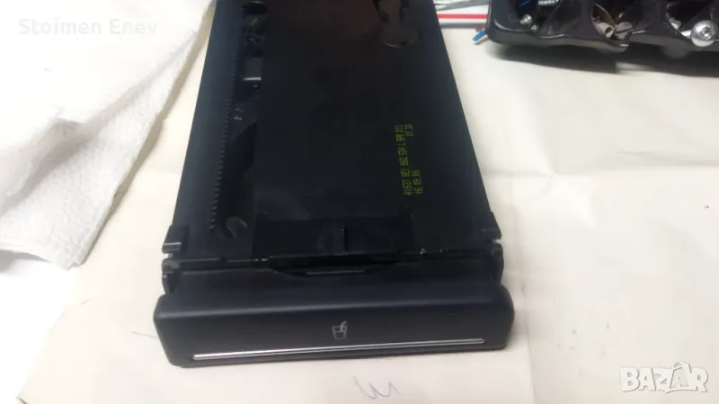 Продавам Оригинален чашко държач за Ауди , снимка 1