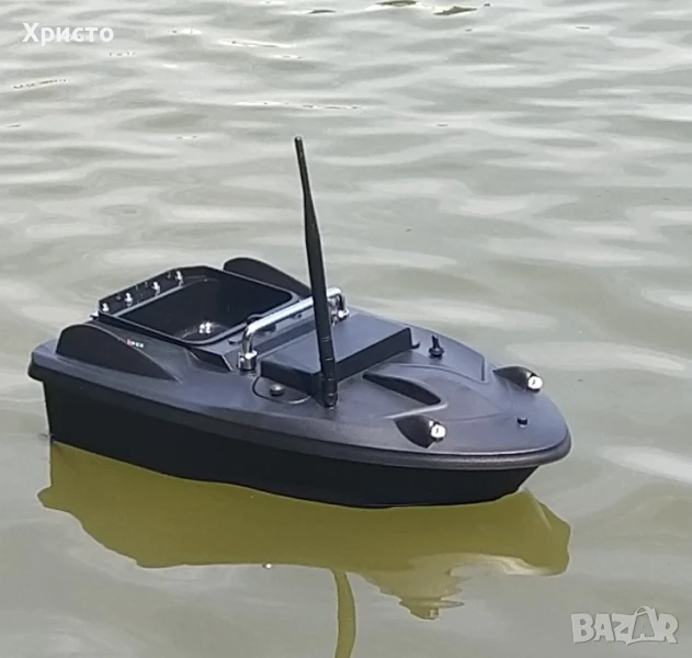 лодка за захранка и с GPS, снимка 1