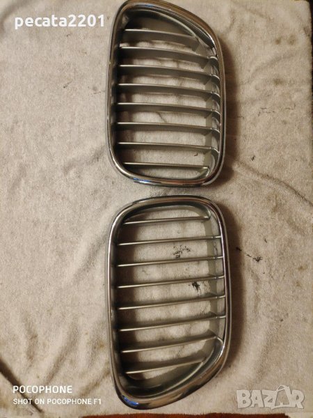 Продавам - лява и дясна решетка (бъбреци) преден капак BMW X5 E53, снимка 1