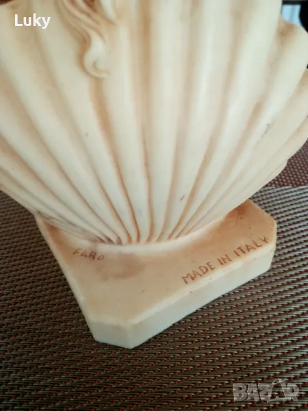 Изящна статуетка на голо, женско тяло.Маркирана.Италия., снимка 1