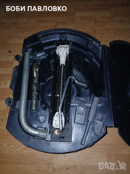 Органайзер с инструменти фв,сеат,шкода оем, снимка 1