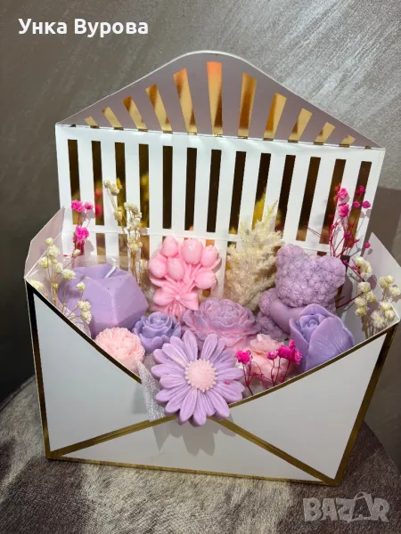 Аранжирана кутия с фигури от соев восък, снимка 1