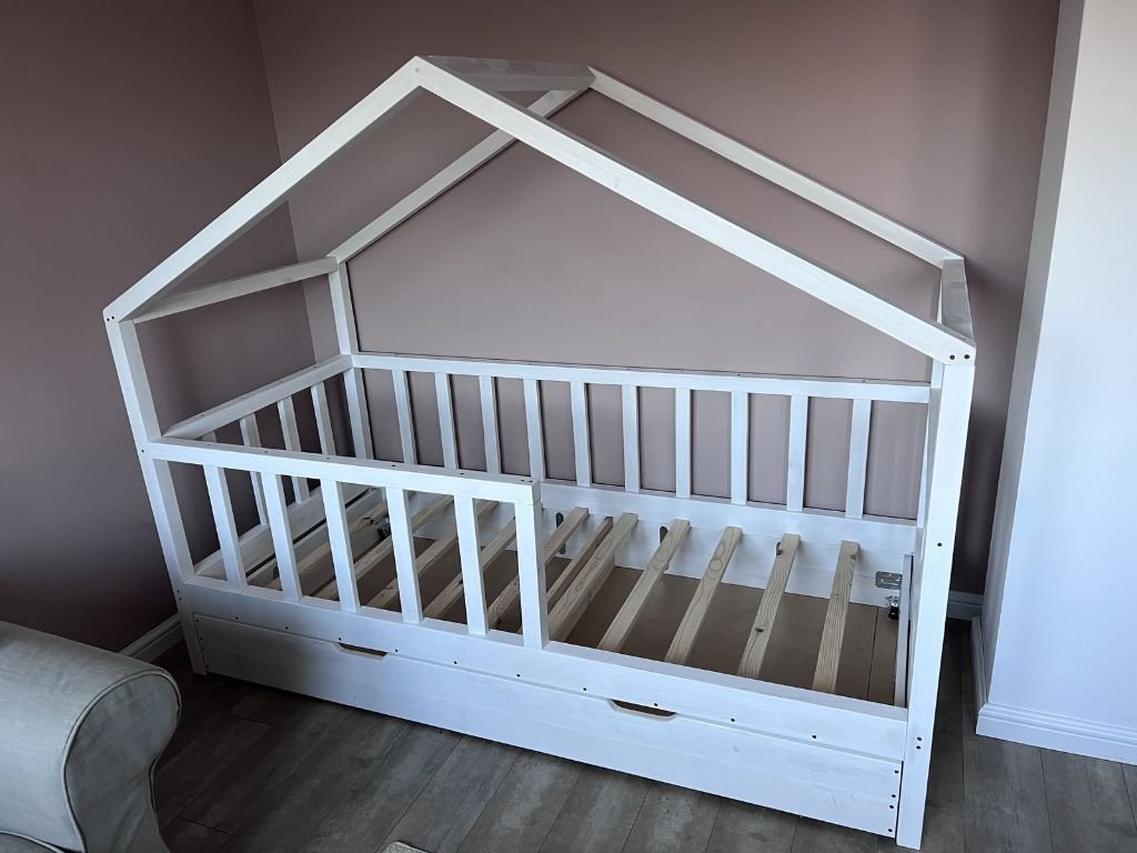 Детско легло тип къщичка в Мебели за детската стая в гр. Свиленград -  ID35354916 — Bazar.bg