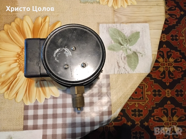 Контактен манометър до 6 атмосфери, снимка 3 - Други машини и части - 52195227