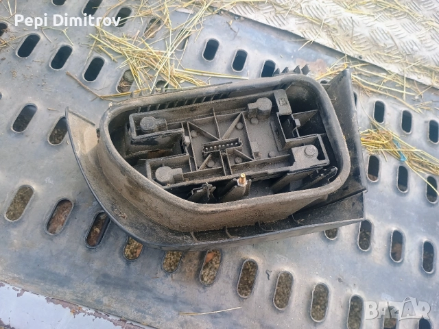 Заден десен  стоп  7700796118 Renault CLIO 56432 clio 1, снимка 2 - Части - 52549755