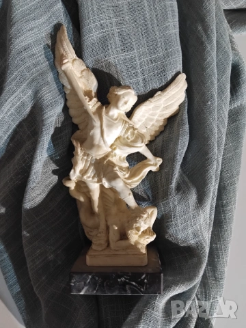 Статуетка на Архангел Михаил 