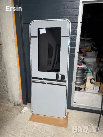 Оригинална врата за KNAUS (Рамката е чисто нова и вратата е като нова) Цена : 1.450 лева, снимка 1