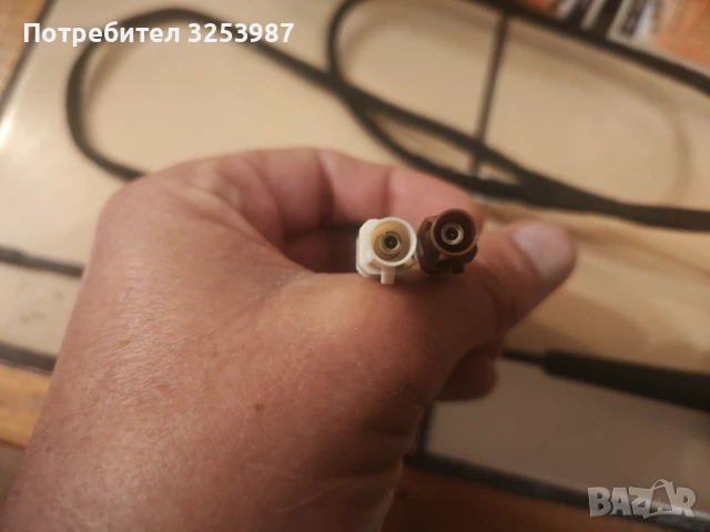 Оригинална антена за Дачия Дъстър 2018-2024г с два пина, снимка 2 - Части - 49410215