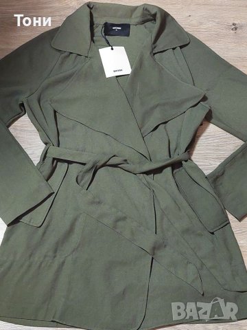 Нов дамски тренчкот 