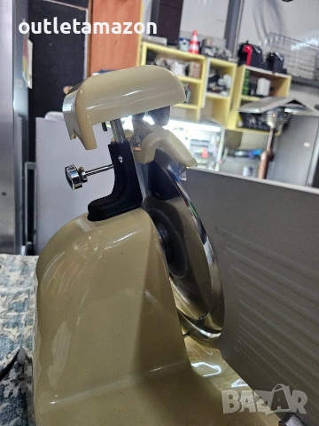 Електрическа колбасорезачка Rgv 25 Special Edition, цвят слонова кост, алуминий, снимка 4 - Други - 53559708