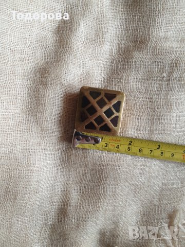Малка месингова кутийка с апликарани плочки от рогова кост, снимка 6 - Антикварни и старинни предмети - 39382377