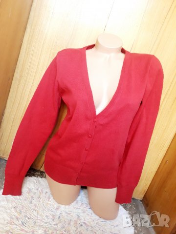 Червена къса жилетка памучно плетиво с копченца М