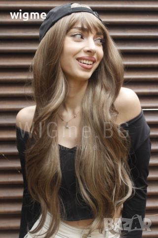 Дълга чуплива тъмноруса перука на светлоруси кичури с бретон Мирея, снимка 8 - Аксесоари за коса - 50069566