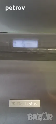 Хладилник с фризер - Electrolux -ENA38415X с диспенсър за вода , снимка 5 - Хладилници - 50331406