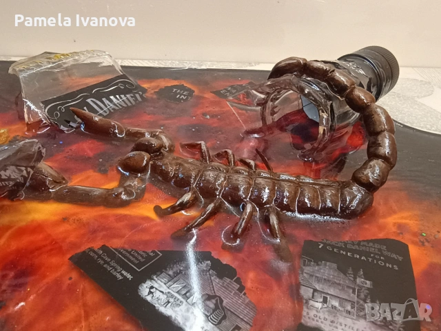 Дъска от смола със счупено шише и скорпион., снимка 3 - Подаръци за мъже - 53128159