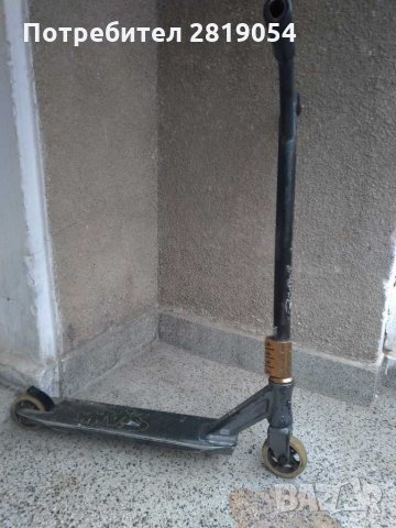 Тротинетка Вандал запазена за деца които обичат триковете скоковете, снимка 2 - Скейтборд, ховърборд, уейвборд - 32238720