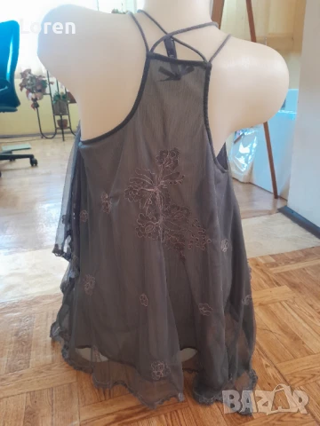 🌸💄Next💄🌸Сив ефирен асиметричен много интересен потник с дантела и тюл на цветя, снимка 13 - Потници - 50556222