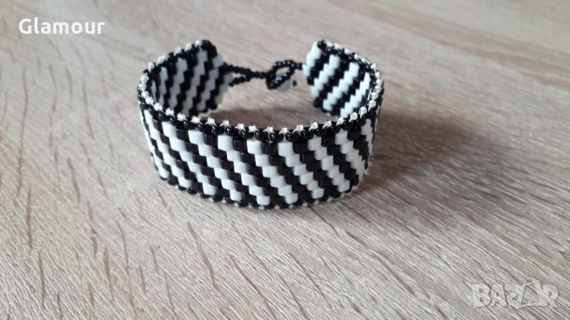 Гривна с мъниста , снимка 2 - Гривни - 32304052