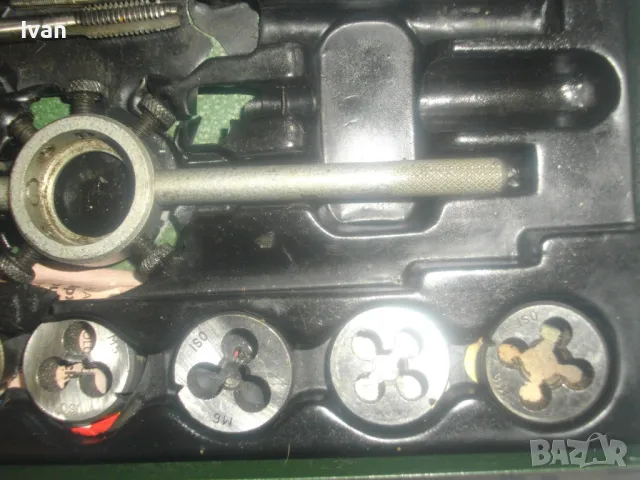 М3-М12 РЕЗБОНАРЕЗНИ МЕТЧИЦИ И ПЛАШКИ НЕПЪЛЕН КОМПЛЕКТ В МЕТАЛНА КУТИЯ СТАРО КАЧЕСТВО ЗА РЕЗБИ, снимка 12 - Други инструменти - 49775037