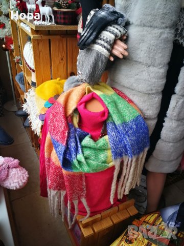 Дамски шалове Кашмир , снимка 5 - Ръкавици - 26915193