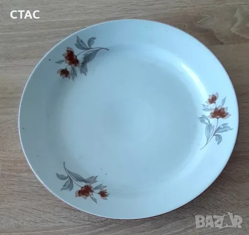 Неизползвано порцеланово плато от80-те год