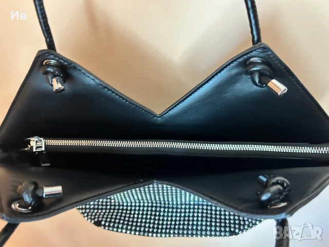 Дамска черна чанта с камъни , снимка 3 - Чанти - 51386309