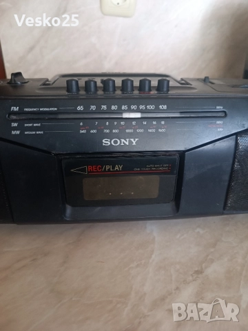 Радио касетофон SONY CFS-204S, снимка 2 - Радиокасетофони, транзистори - 51753798