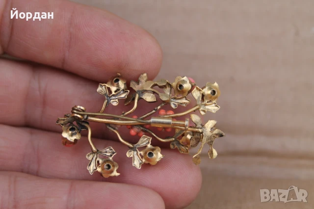 Дамска позлатена брошка с корали, снимка 6 - Други - 50645850