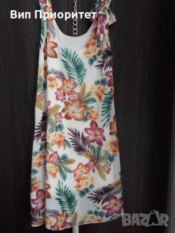 Прекрасна ефирна рокля с цветен пъстър принт, с пандела на едното рамо, свободно падаща, елегантна, снимка 5 - Рокли - 37416868