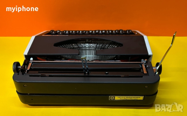 Пишеща Машина Хеброс 1300Ф 3 Цвята Кирилица нова лента топ състояние обслужена+подарък резервна лент, снимка 5 - Антикварни и старинни предмети - 49288527