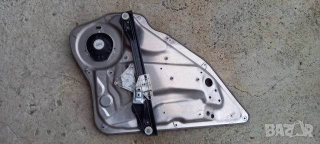 Заден десен стъклоповдигач Mercedes W212 E-Class, снимка 2 - Части - 52326949