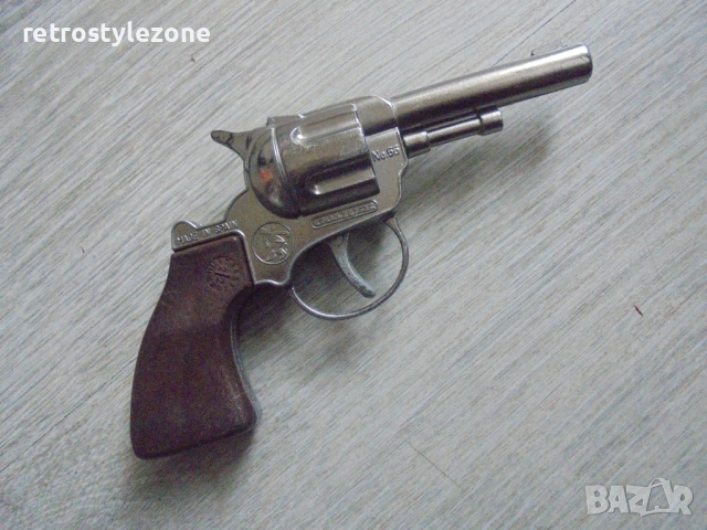 № 8481 Стара метална капсова играчка – малък револвер