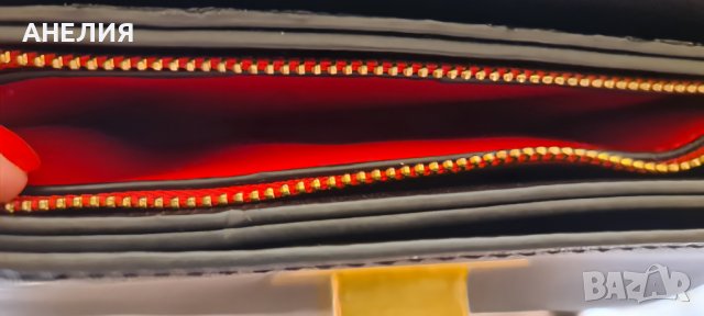 Чанта дамска Valentino Garavani оригинал , снимка 5 - Чанти - 37525102