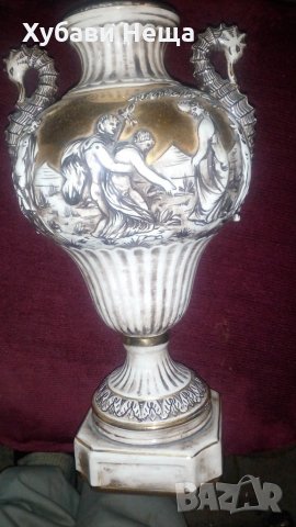 Вази - порцелованови- Капо Ди Монте 