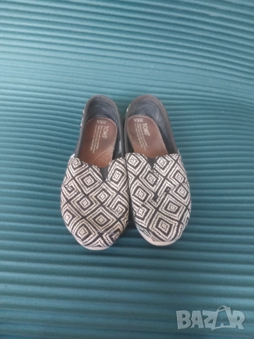 TOMS 100% оригинални дамски мокасини, снимка 2 - Дамски ежедневни обувки - 51466793