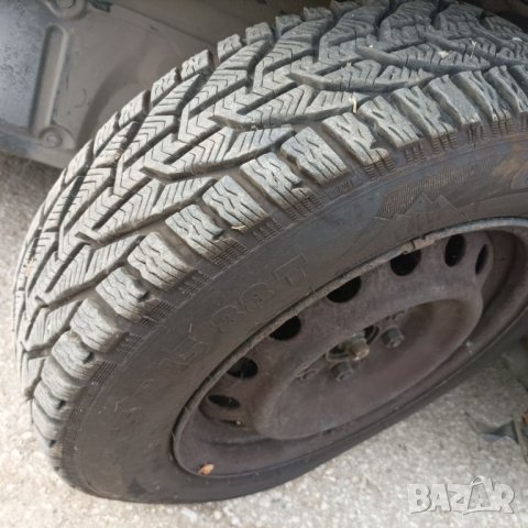 Оригинални метални джанти Тойота Аурис 2009 година зимни гуми Тигър 185/60/15, снимка 8 - Гуми и джанти - 43943942