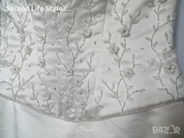 LA SPOSA дълга сватбена рокля с корсет и дълъг шлейф р-р L , снимка 7 - Сватбени рокли - 52990180