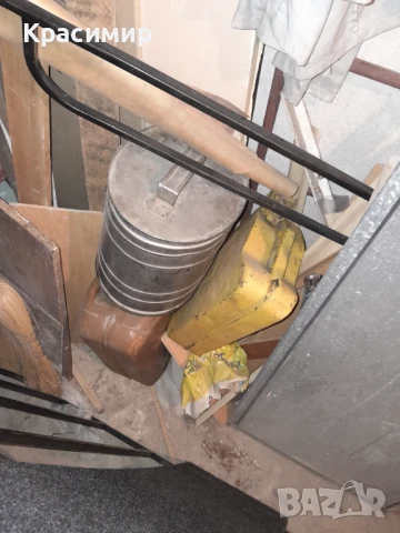 Продавам три туби за бензин