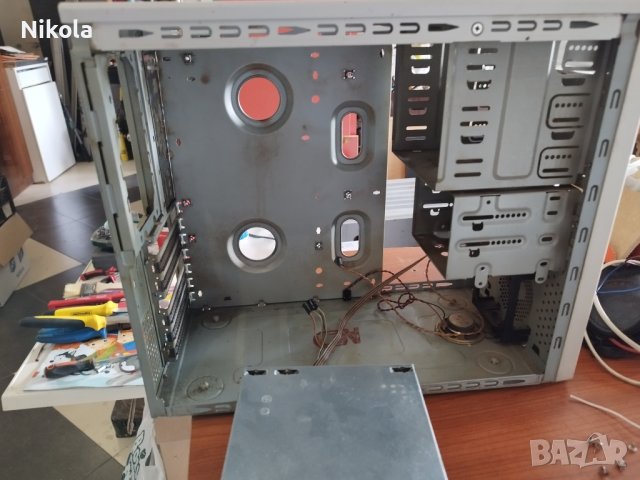 Компютърна кутия със захранване стар модел, снимка 3 - Захранвания и кутии - 40551984