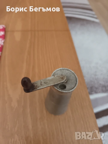 Стара алуминиева мелничка за черен пипер., снимка 3 - Антикварни и старинни предмети - 53074286