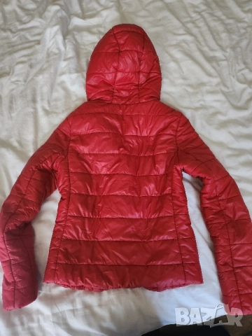 Червено дамско яке Bershka, снимка 4 - Якета - 52283608