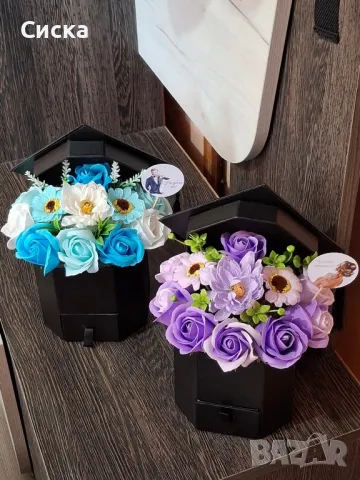 Тематични букети със сапунени цветя от пластичен сапун за абитуриенски бал и дипломиране, снимка 4 - Подаръци за жени - 50042109