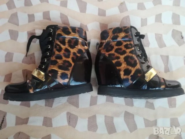 черни боти с  животински принт , на скрита платформа