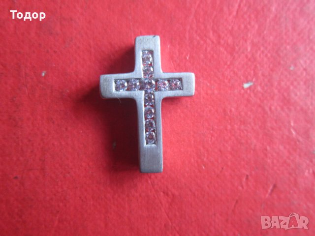 Страхотен сребърен кръст медальон  с камъни 925, снимка 2 - Колиета, медальони, синджири - 35101647