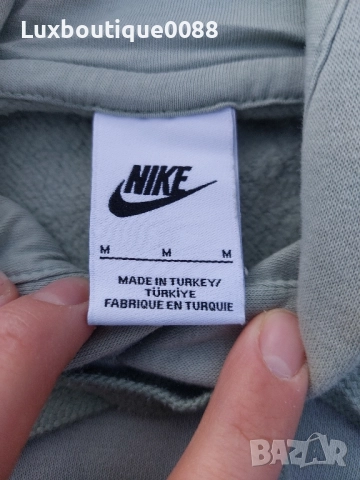 Чисто нов без етикет суичър Nike M, снимка 6 - Суичъри - 52159056