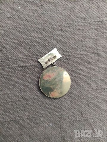 Продавам медал 30 години Деспред 19477-1977, снимка 2 - Други ценни предмети - 38214632